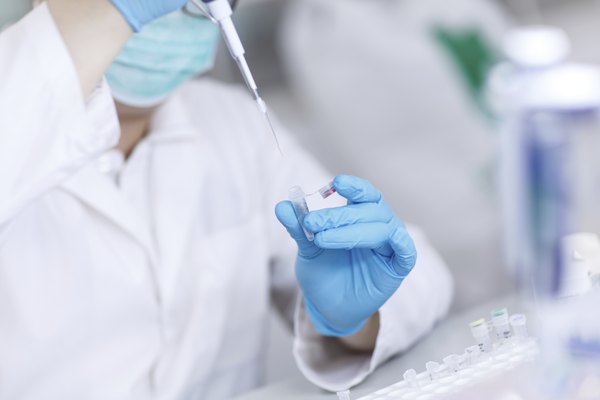 微量移液器通常用于將樣品注入凝膠。